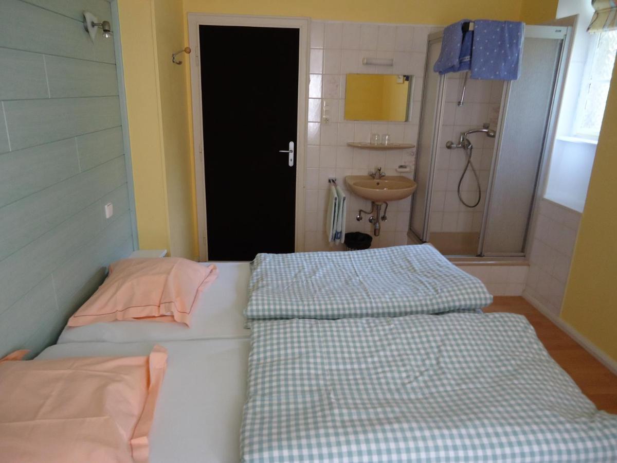 Hostellerie De La Vallee Heffingen Zimmer foto